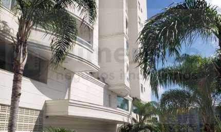 Amplo apartamento de 2 dormitórios no bairro Itacorubi em Florianópolis