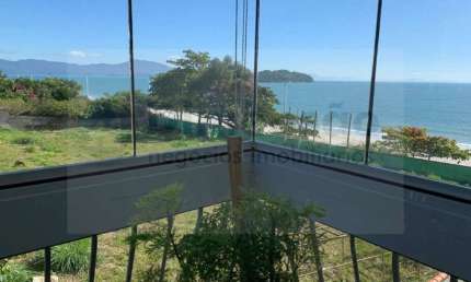 Lindo apartamento 2 dormitórios com pé na areia e vista mar em Canasvieiras