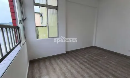 Viva a Praia Grande: Seu Novo Apartamento a 50m do Mar!