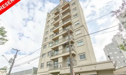 Imovel bem ensolarado, com sacada , desocupado  no batel