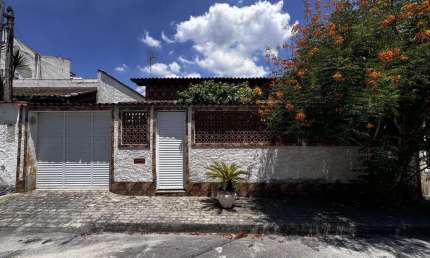Casa para Venda em Rio de Janeiro, Senador Vasconcelos, 3 dormitórios, 2 banheiros, 6 vagas