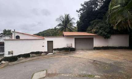 Casa para Venda em Rio de Janeiro, Guaratiba, 3 dormitórios, 1 suíte, 4 banheiros, 2 vagas