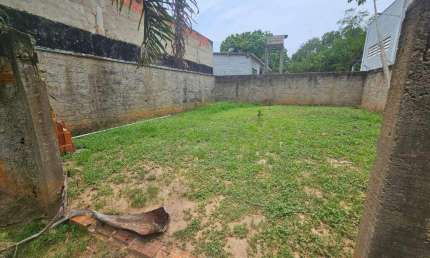 Terreno com construção em fase de acabamento no Bairro Granja Bela Vista - Itu/SP