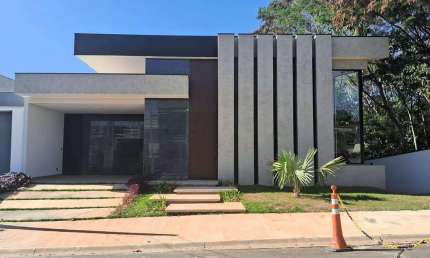 Casa à venda no Condomínio Jardim guarujá - Salto/SP