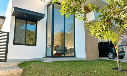 Casa à venda no Condomínio Portal dos Bandeirantes - Salto/SP