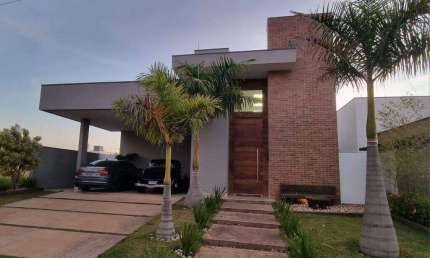 Casa à venda no Condomínio Portal dos Bandeirantes - Salto/SP