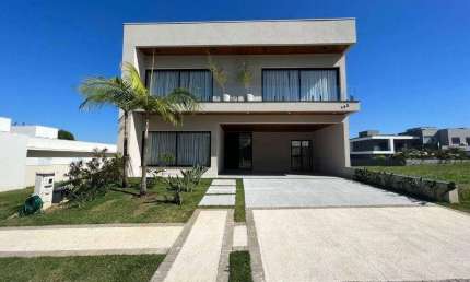 Linda Casa a venda no Condomínio Residencial Duas Marias em Indaiatuba/SP Casa com projeto de arquitetura moderno, muita luz natural, espaços amplos
