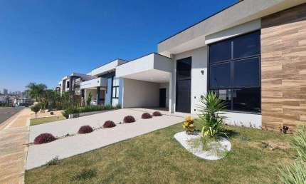 Casa à venda no Condomínio Residencial Dona Lucilla - Indaiatuba / SP