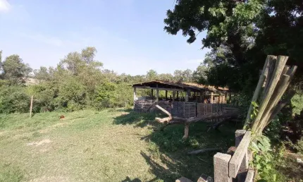 Sitio à venda no Bairro Buru em Salto/SP. Esse imóvel possui: Casa Sede com: 2 dormitórios Sala Cozinha Banheiro