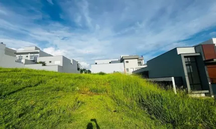Terreno com 250m² de área total, à venda no Condomínio Gardenville em Itu/SP.