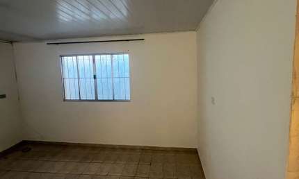 Casa com 01 dotmitório - 01 Sala = 01 Cozinha e um Banheiro ACEITA DEPÓSITO CAUÇÃO