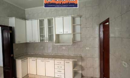 Casa com 2 quartos para alugar na Rua Maciel Monteiro, 718, Vila Santa Teresa (Zona Leste), São Paulo