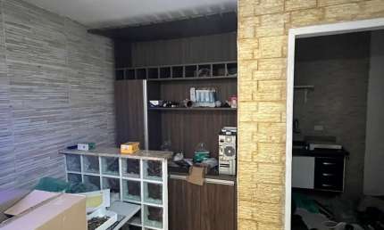 Casa 40m2 - aceita depósito caução - bem localizada