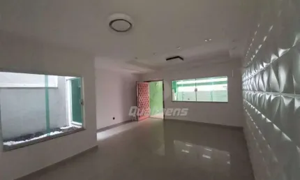 Sobrado com 3 dormitórios, 1 suíte, 2 vagas cobertas  à venda, 188 m² por R$ 700.000 - Parque São Vicente - Mauá/SP