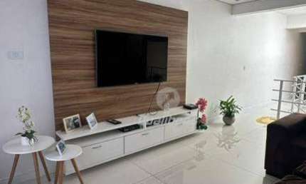Sobrado com 3 dormitórios à venda, 200 m² por R$ 850.000,00 - Parque São Vicente - Mauá/SP