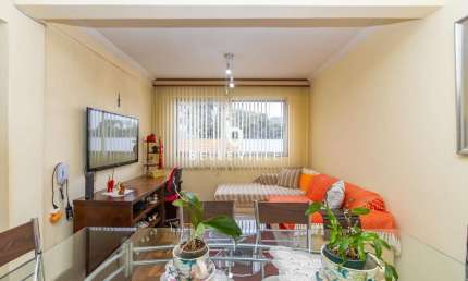 Apartamento com 02 dormitórios semimobiliado na Mercês - 91m²