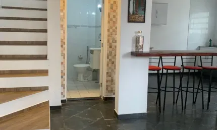 Conforto e Espaço: Sobrado com Suíte, Churrasqueira e 3 Vagas! Aviação