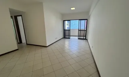 Excelente três quartos spazio catania uma suíte dependência completa