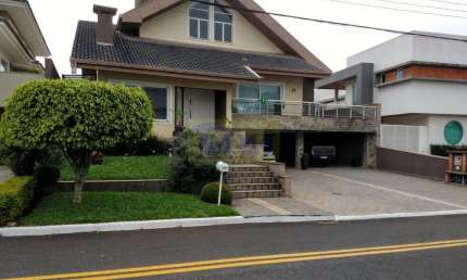 Casa em Condomínio  com 3 dormitórios à venda com 630m² por R$ 3.200.000,00 no b