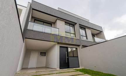 Sobrado com 3 dormitórios à venda com 133,81m² no bairro Centro - PINHAIS / PR