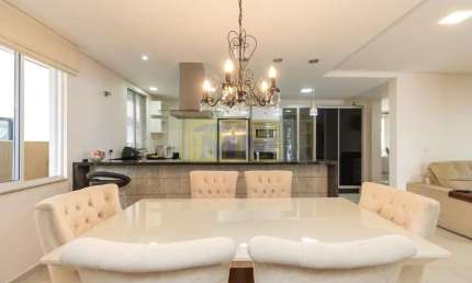 Casa em condomínio no bairro Pineville em Pinhais/PR