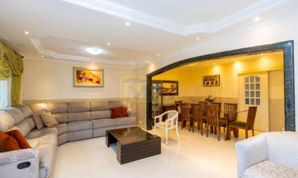 Casa com 3 dormitórios à venda no bairro Centro - PINHAIS / PR