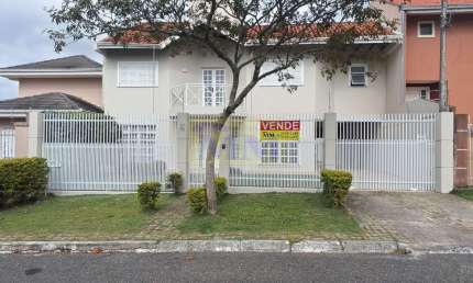 Casa Espaçosa com Amplo Terreno no Pineville, Pinhais/PR