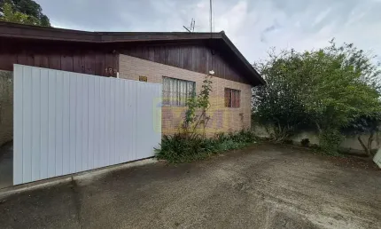 Ótima Oportunidade de Terreno com Duas Casas e Espaço Amplo em Pinhais