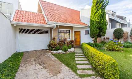 Residência com 4 Quartos + Edícula Gourmet – Excelente Localização!