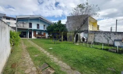 Casa em amplo terreno de 360 m² em Rua sem saída no Alto Tarumã - Pinhais/PR