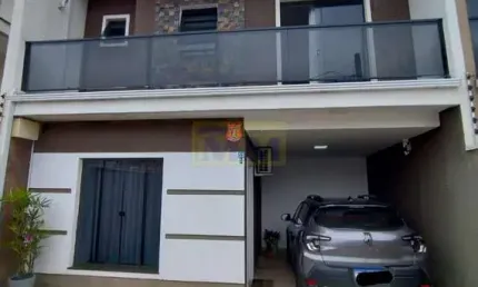 Triplex exclusivo e aconchegante no Capão da Imbuia