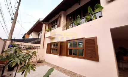 Casa com 4 quartos à venda na Rua Natal, 431, Cajuru, Curitiba