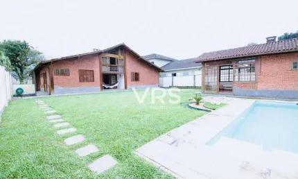 Casa com 4 dormitórios à venda, 232 m² por R$ 2.200.000,00 - Carlos Guinle - Teresópolis/RJ