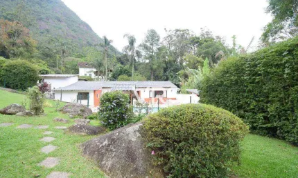 Casa com 4 dormitórios à venda, 266 m² por R$ 1.250.000,00 - Granja Guarani - Teresópolis/RJ