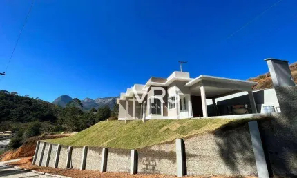 Casa com 3 dormitórios à venda, 122 m² por R$ 700.000,00 - Bonsucesso - Teresópolis/RJ
