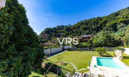 Casa com 5 dormitórios, 300 m² - venda por R$ 2.625.000,00 ou aluguel por R$ 21.924,80/mês - Comary - Teresópolis/RJ