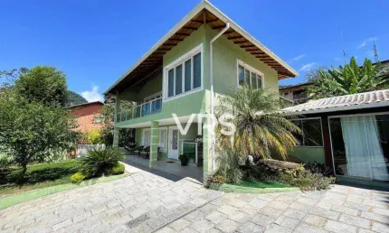 Casa linear a 700 mts da feirinha com 4 dormitórios à venda, 519 m² por R$ 2.745.000,00 - Parque do Ingá - Teresópolis/RJ