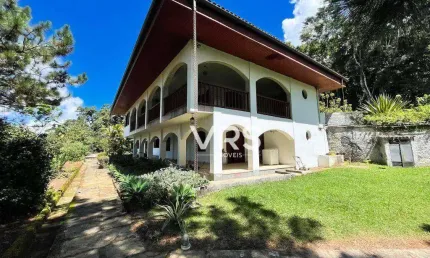 Casa com 5 suites, Iucas área total 5.935,00 M . Venda R$ 4.500.000,00