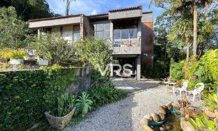 Casa com 4 dormitórios à venda, 435 m² por R$ 2.400.000,00 - Carlos Guinle - Teresópolis/RJ