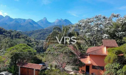 Casa com 4 dormitórios à venda, 169 m² por r$ 850.000,00 - albuquerque - teresópolis/rj