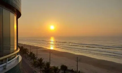 Lindo apartamento frente ao mar em Mongaguá com 2 quartos  suite