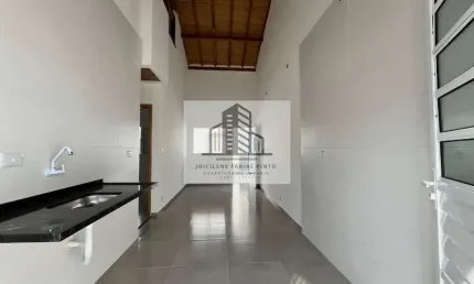 Casa em condomínio à venda em Itanhaem-SP, bairro Cibratel 2, com 2 quartos e 1 sala!