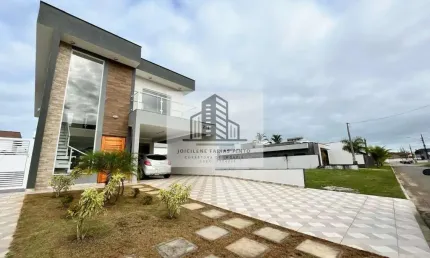 Sobrado frente a praia em Itanhaém-SP, com 3 Suítes, 3 Salas, 1 Banheiro, 3 Vagas, 230 m²!