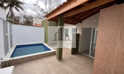 Casa em condomínio de luxo em bopiranga, itanhaém-sp: 2 quartos, 1 suíte, sala, 3 banheiros, 57,81 m² de área.