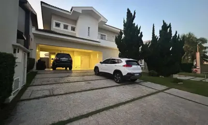 CASA COM 3 SUÍTES NO CONDOMÍNIO TAUBATÉ VILLAGE em Taubaté/SP