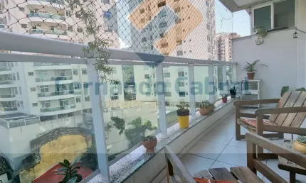 Apartamento à venda em Santa Rosa, duas varandas e dois dormitórios.
