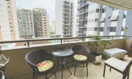 Apartamento à venda na Vital Brasil, com varanda e três dormitórios.