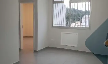 Apartamento a venda no Fonseca, dois quartos vazio.
