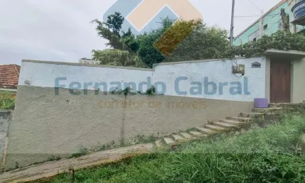 Imperdível: Casa à Venda no Pé Pequeno, Niterói - RJ! 4 quartos, 2 salas, 4 banheiros, 180m² de área!