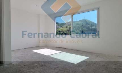 Sala comercial à venda em Santa Rosa, sol da manhã com vaga de garagem.